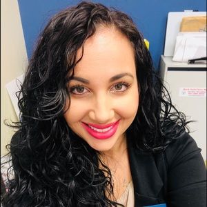 Meet your Posher, Nicole